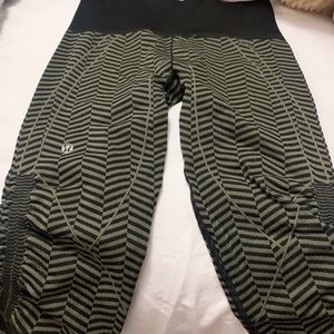 Lululemon leggings capri